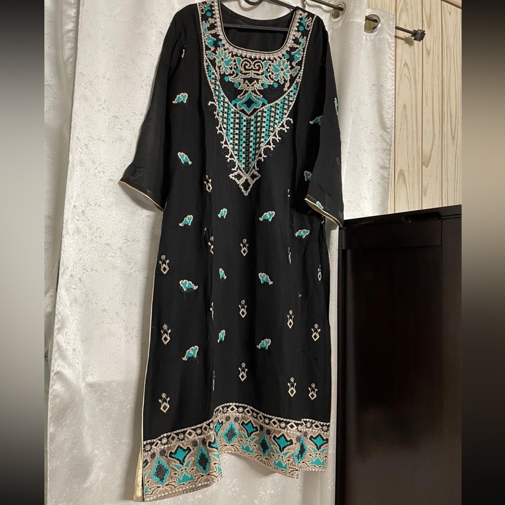 3 pcs plus size Embroidered Black and Teal Dress